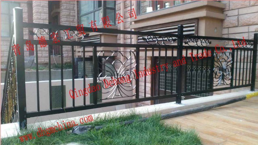 Balustade de aluminio para el balc&oacute;n de la villa